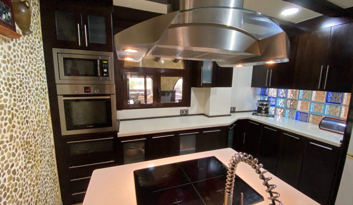 Resale - Villa - Sax