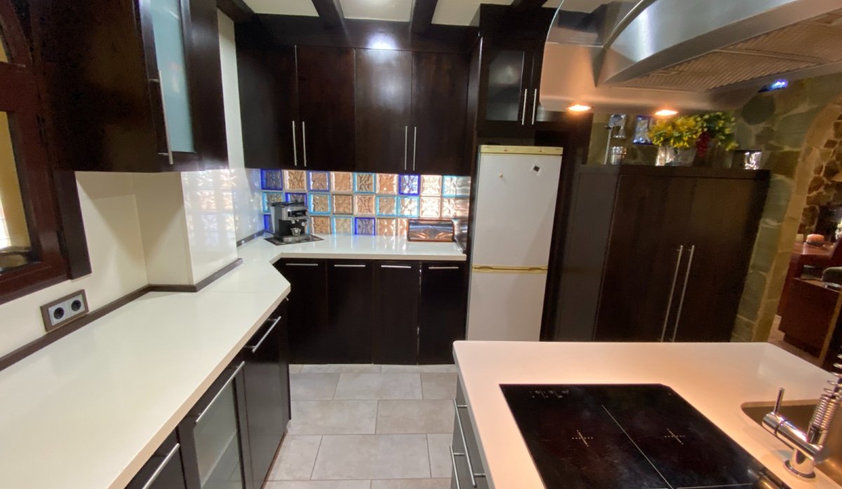 Resale - Villa - Sax