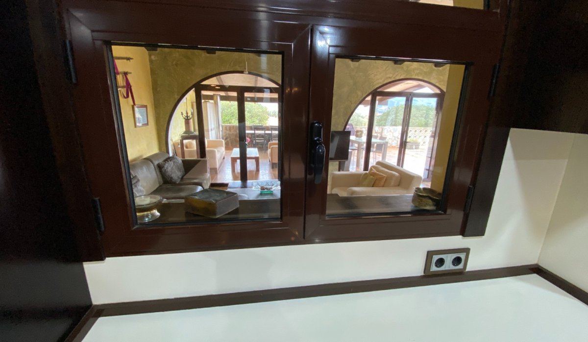 Resale - Villa - Sax