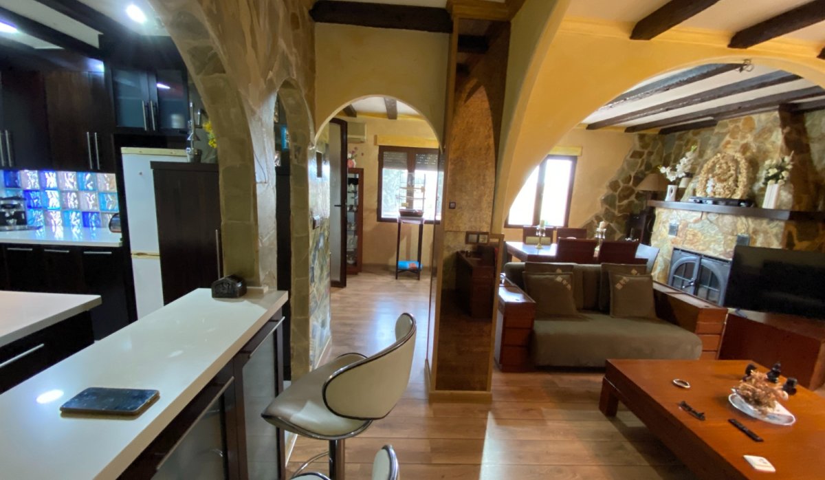 Resale - Villa - Sax