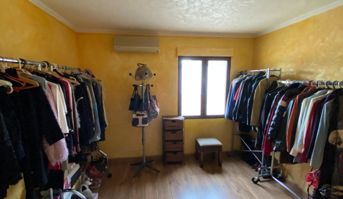 Resale - Villa - Sax