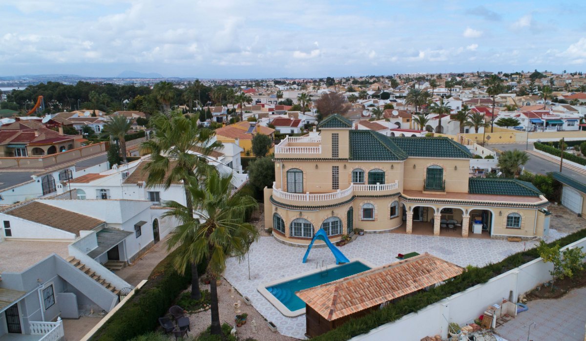 Revente - Villa - Torrevieja - El Chaparral
