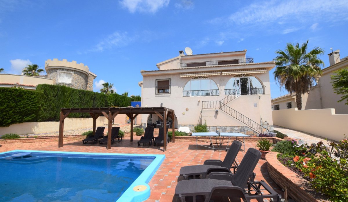 Revente - Villa - Ciudad quesada - Pueblo Bravo