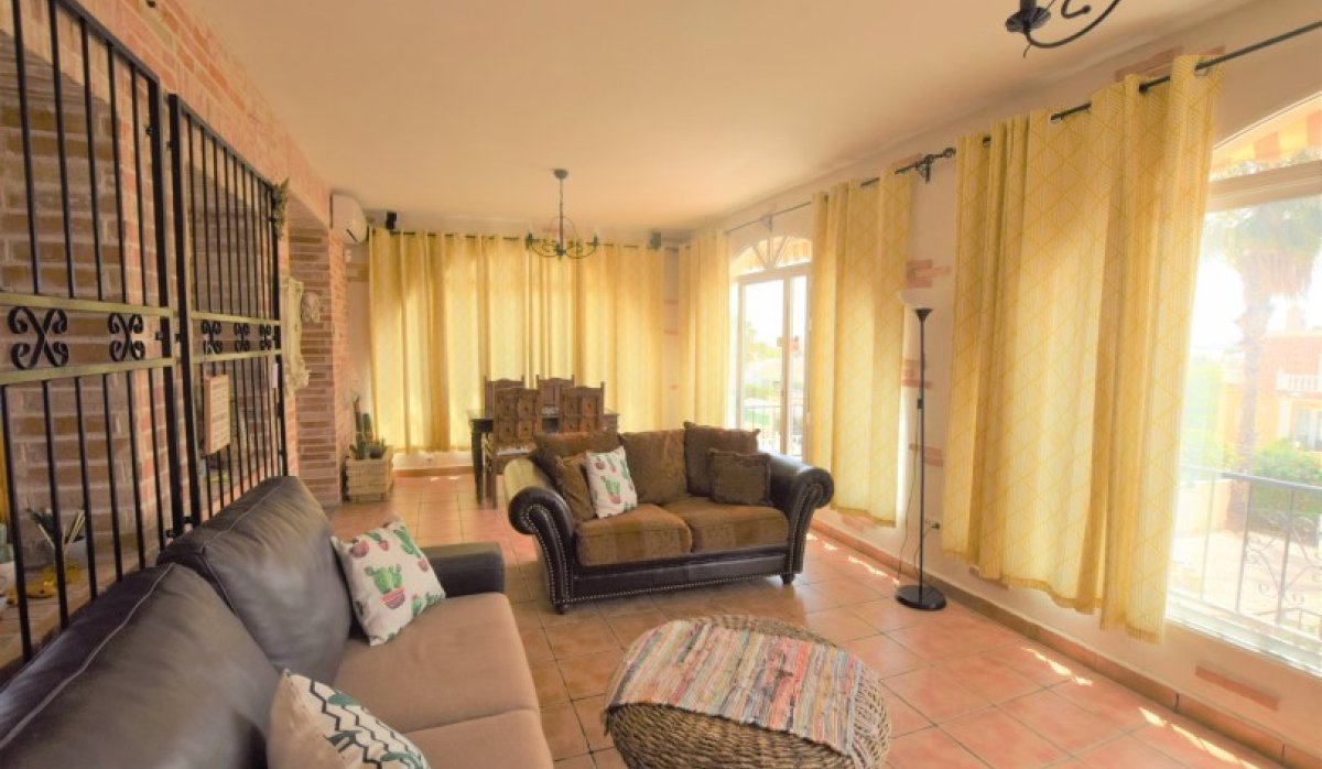 Revente - Villa - Ciudad quesada - Pueblo Bravo