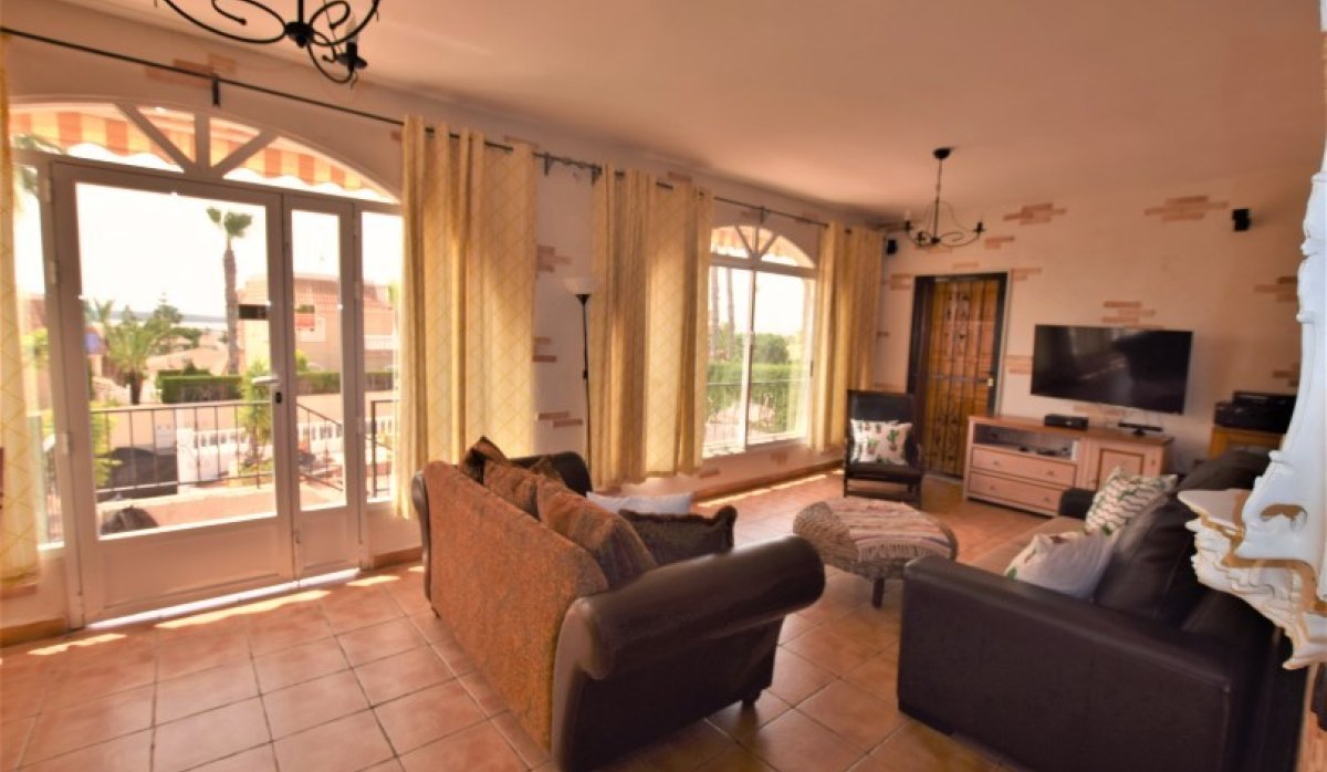 Revente - Villa - Ciudad quesada - Pueblo Bravo