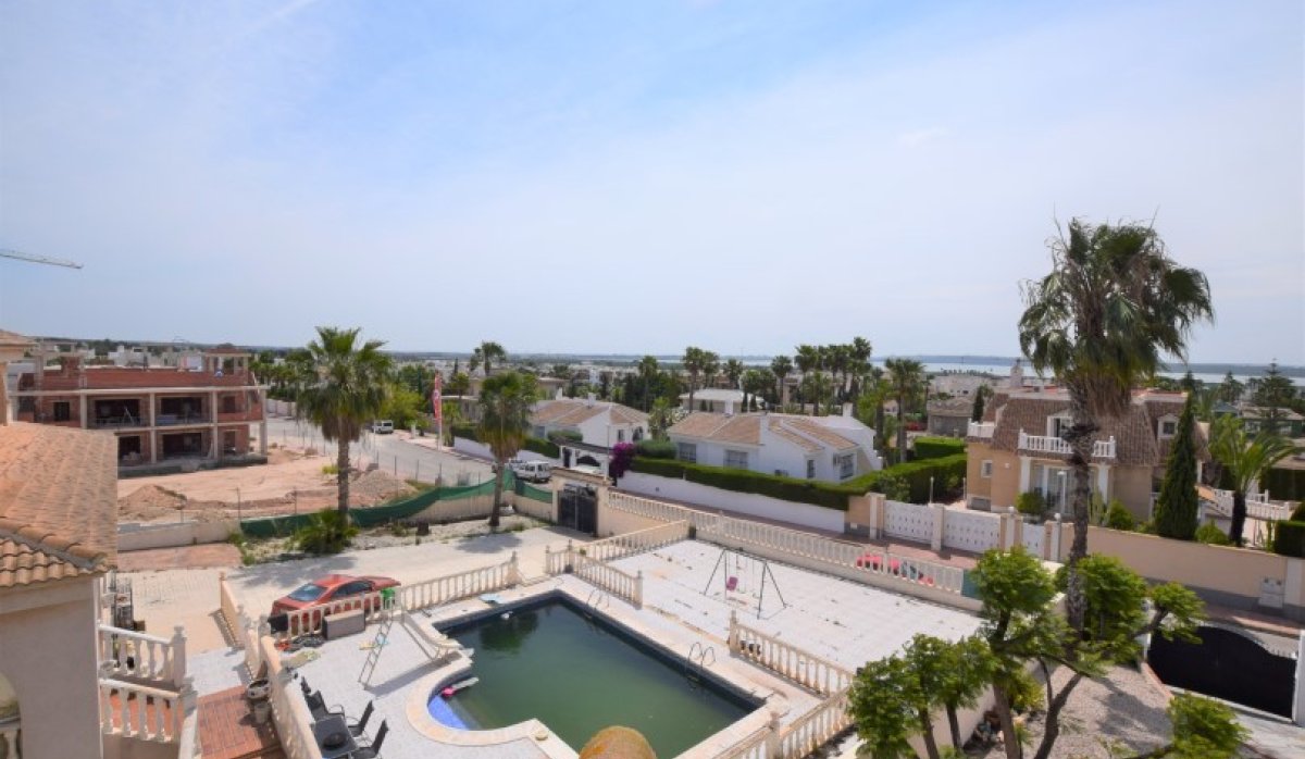 Revente - Villa - Ciudad quesada - Pueblo Bravo