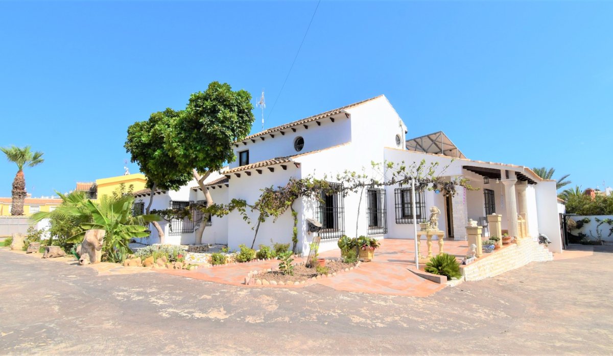 Resale - Villa - Orihuela Costa - Villamartín