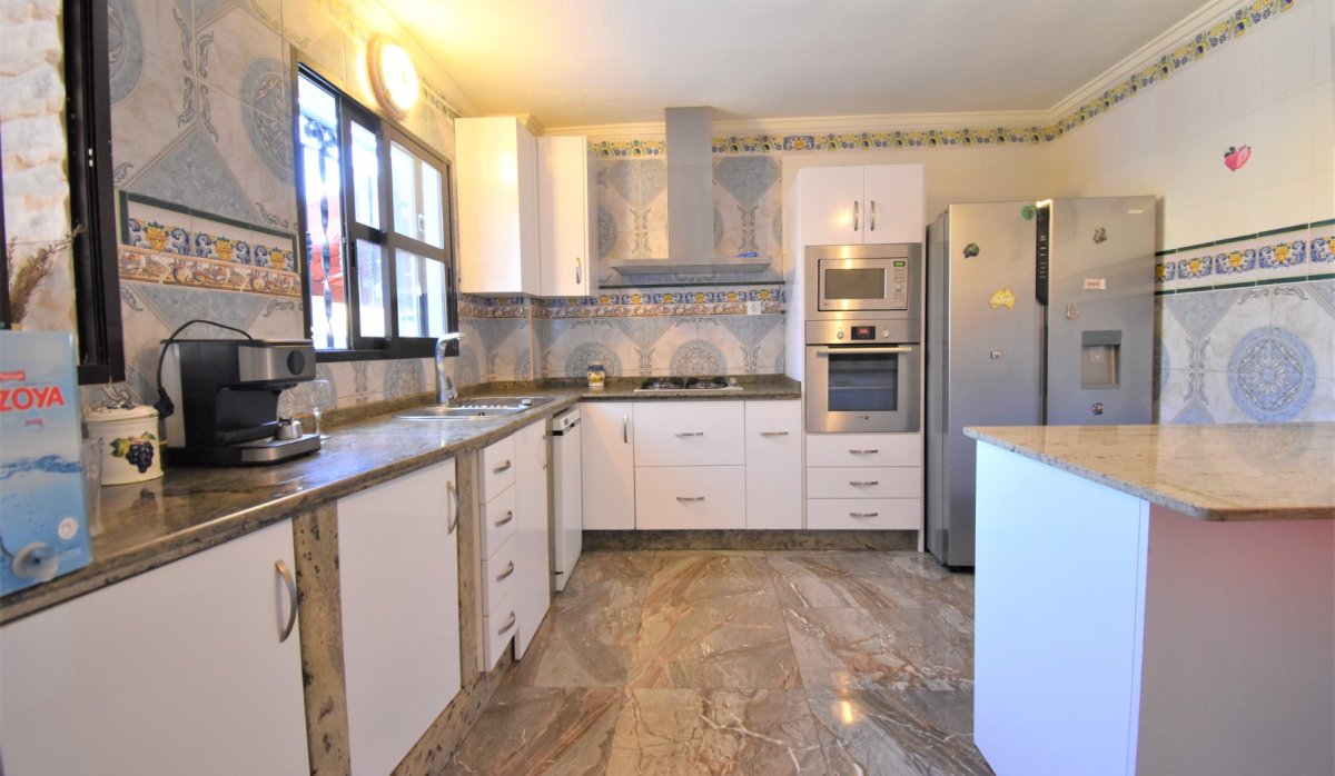 Resale - Villa - Orihuela Costa - Villamartín