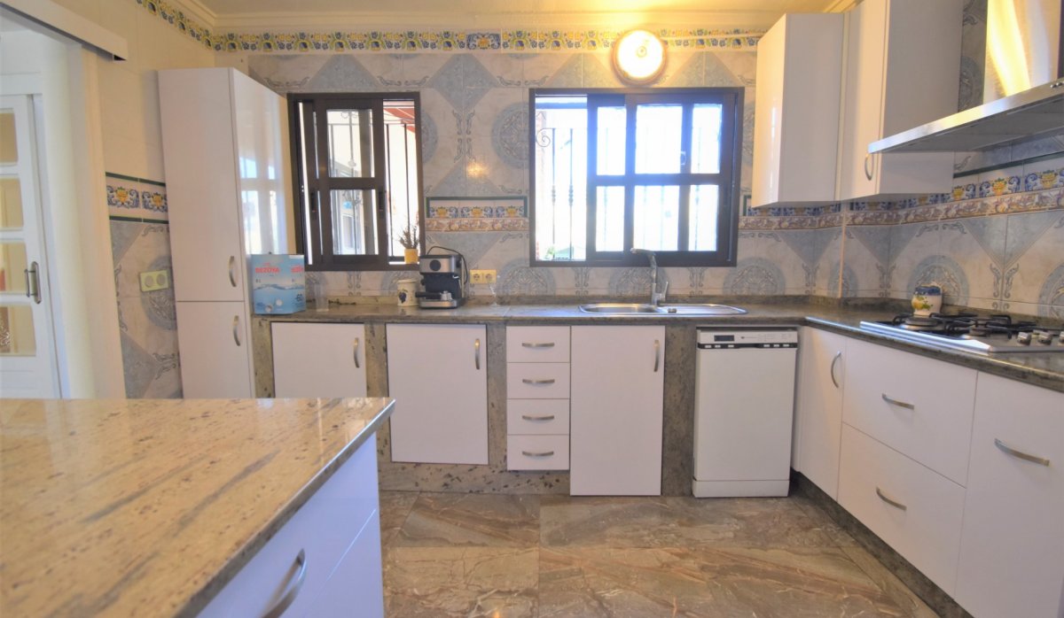Resale - Villa - Orihuela Costa - Villamartín
