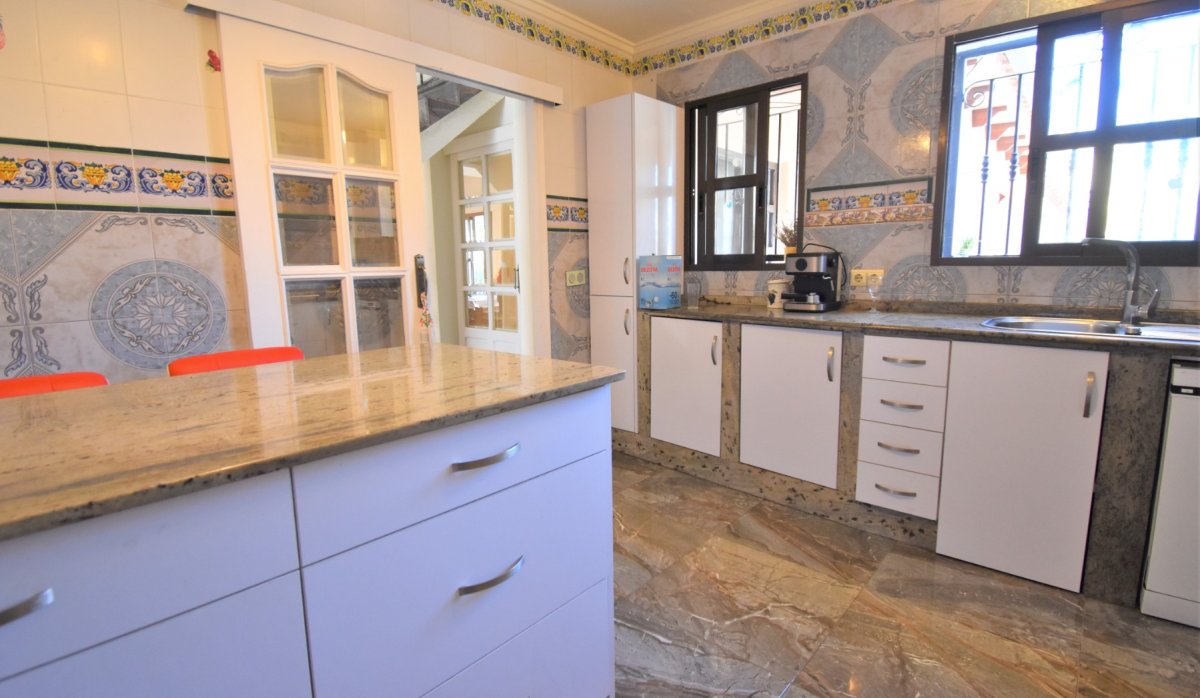 Resale - Villa - Orihuela Costa - Villamartín