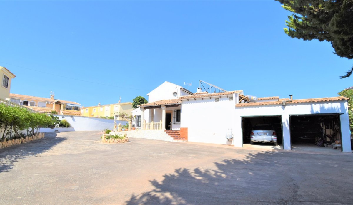 Resale - Villa - Orihuela Costa - Villamartín