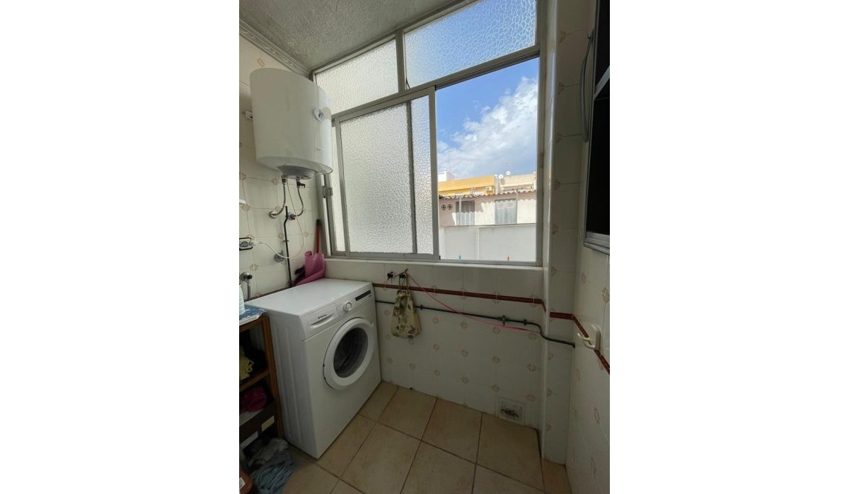 Resale - Apartment / flat - Torrevieja