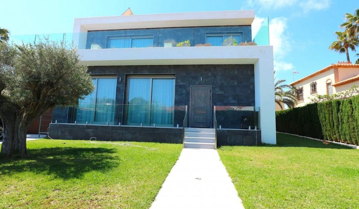 Resale - Villa - Torrevieja - Los Angeles