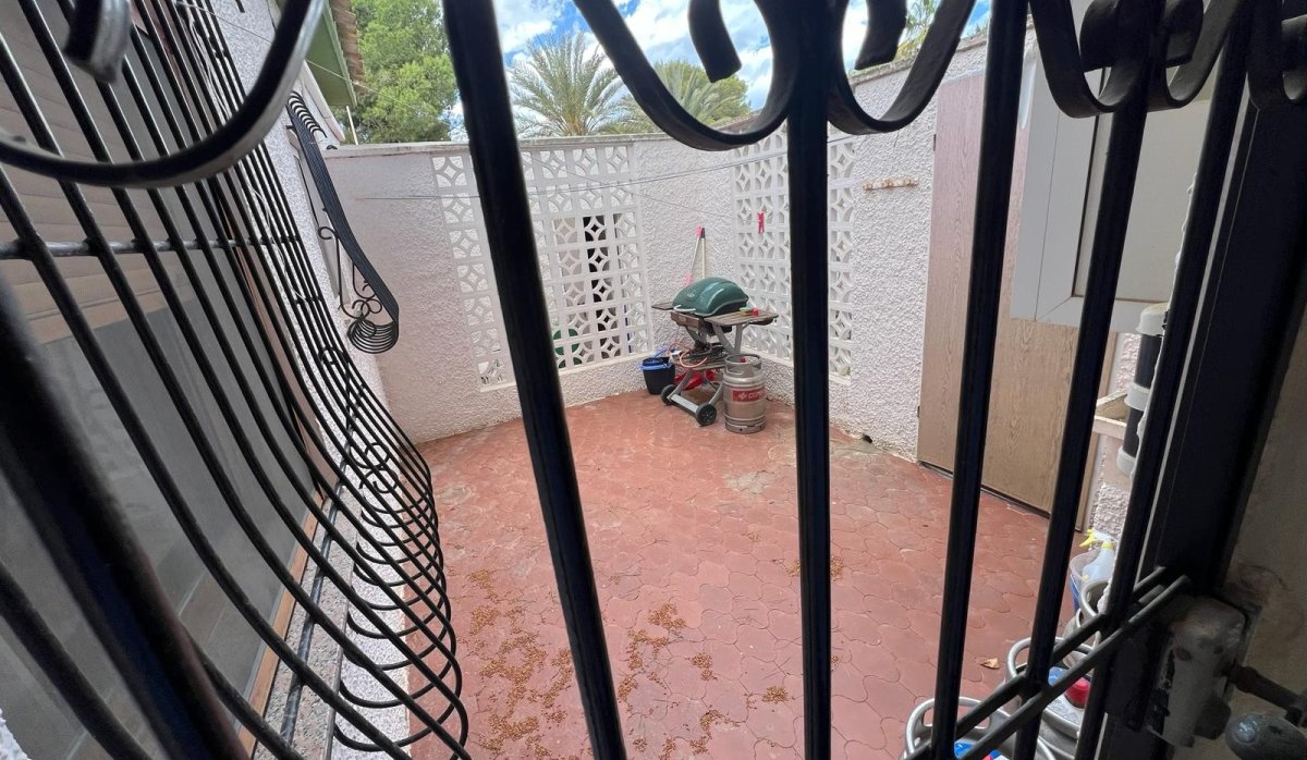 Resale - Villa - Orihuela Costa - Campoamor