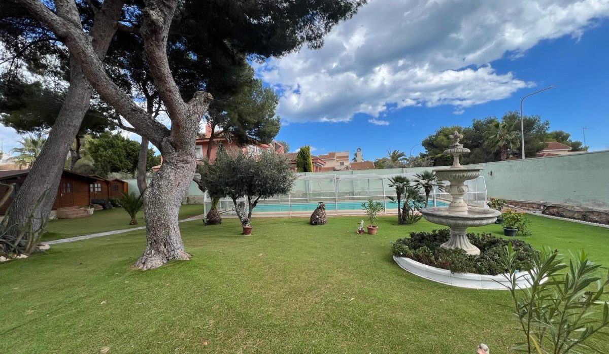 Resale - Villa - Orihuela Costa - Campoamor