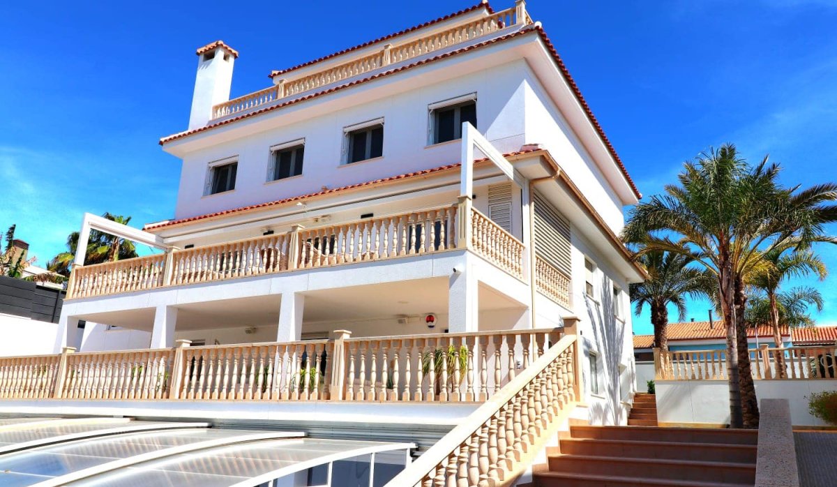 Resale - Villa - Orihuela Costa - Campoamor
