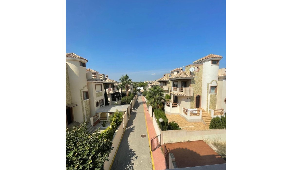 Revente - Villa - Orihuela Costa - Villamartín