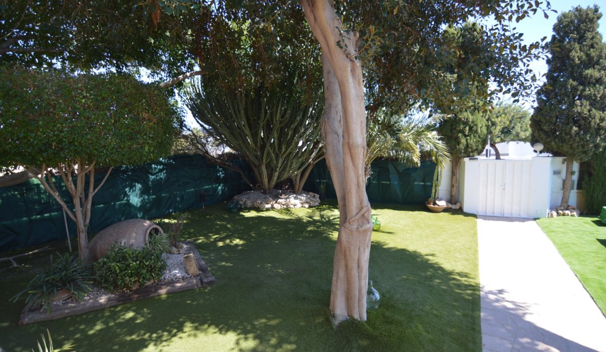 Resale - Villa - Torrevieja - Torreta