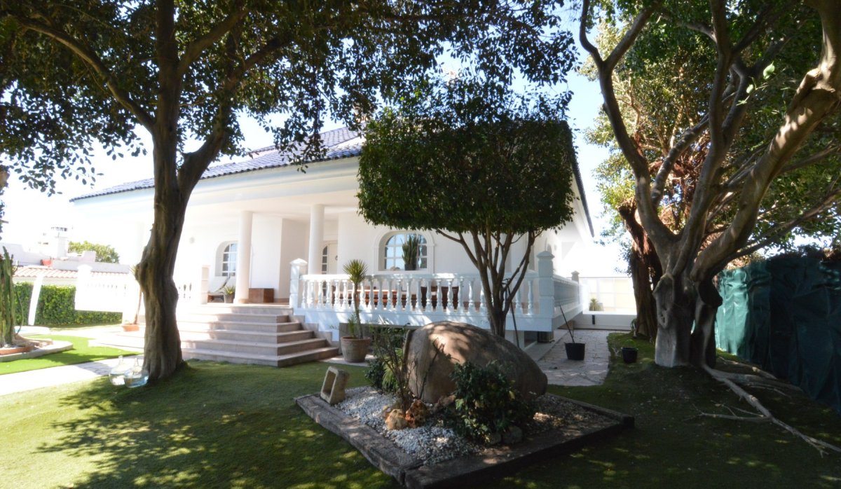 Resale - Villa - Torrevieja - Torreta