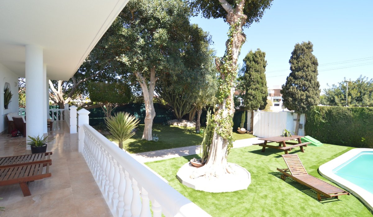 Resale - Villa - Torrevieja - Torreta