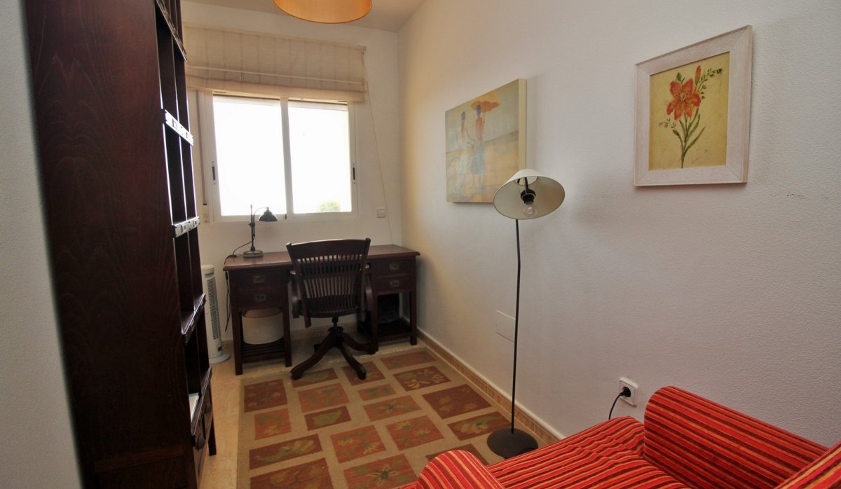 Resale - Apartment / flat - Cabo Roig