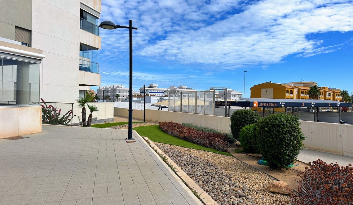 Resale - Apartment / flat - Orihuela Costa - La Zenia