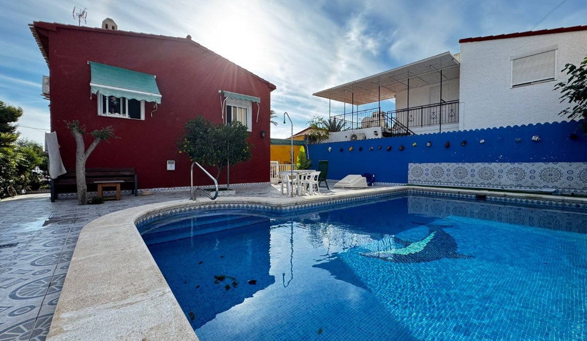 Resale - Villa - Punta Prima