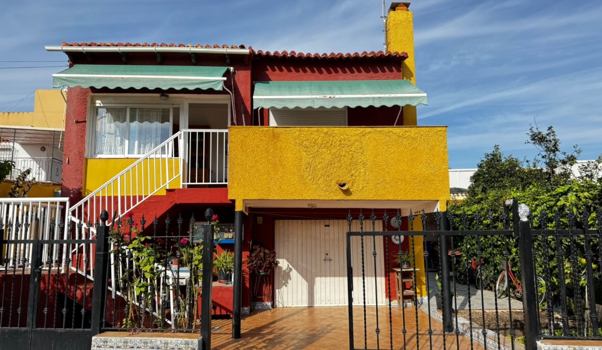 Resale - Villa - Punta Prima