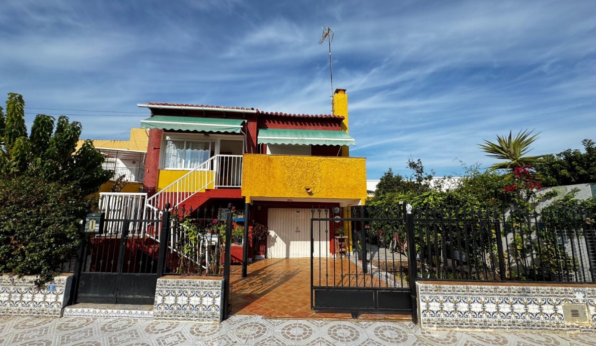 Resale - Villa - Punta Prima