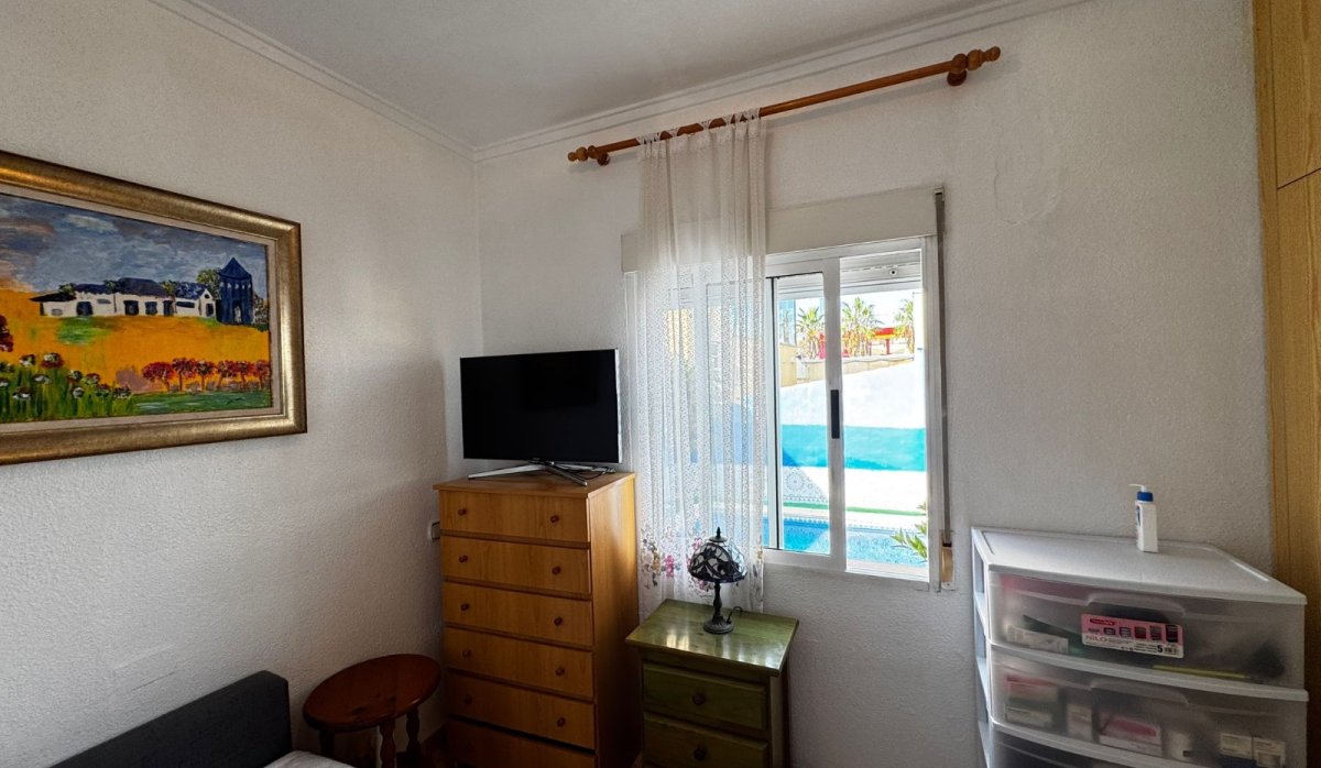 Resale - Villa - Punta Prima