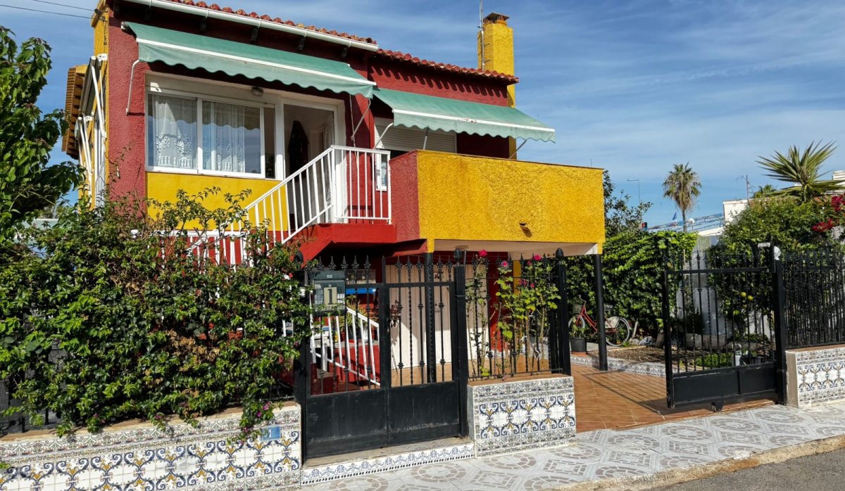 Resale - Villa - Punta Prima