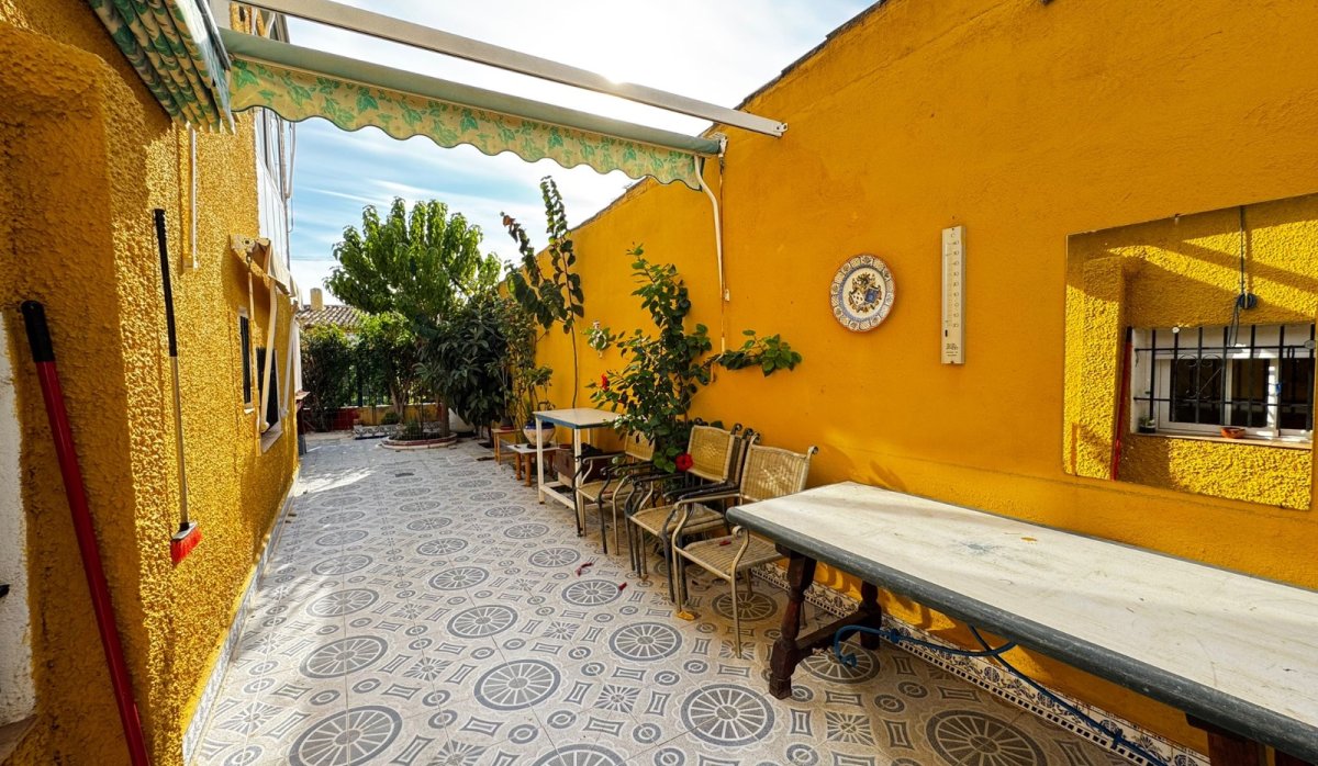 Resale - Villa - Punta Prima