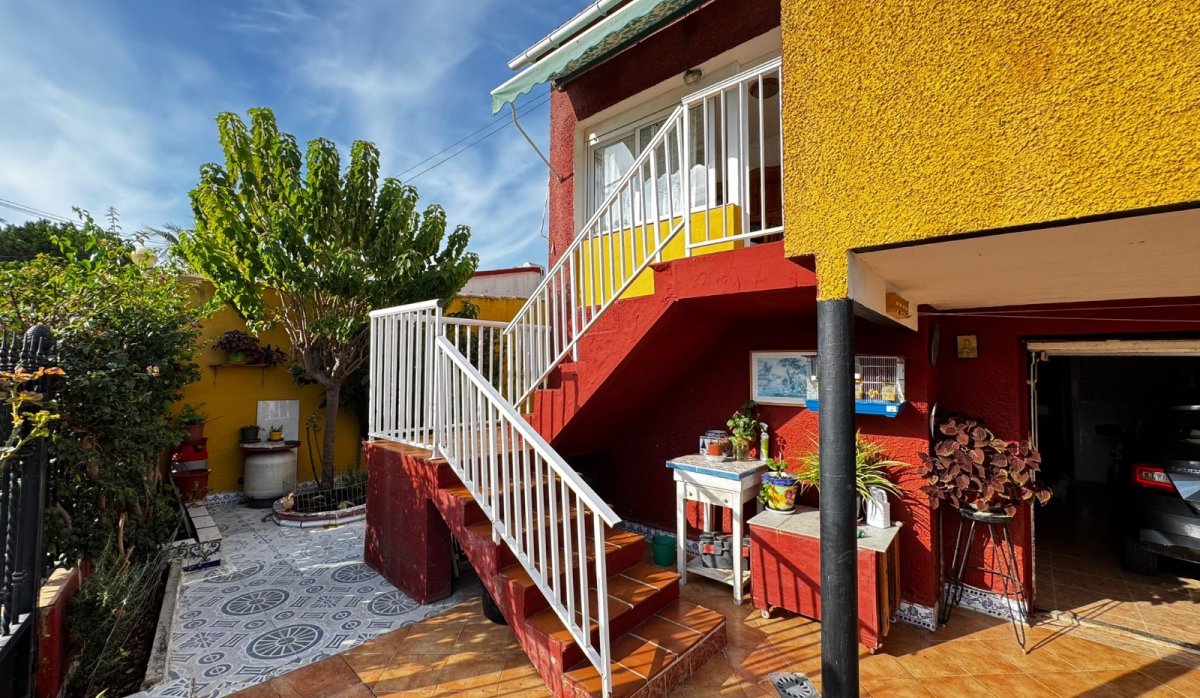 Resale - Villa - Punta Prima