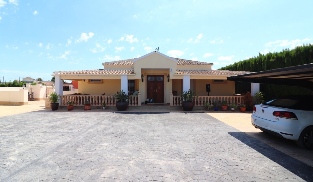 Resale - Villa - Heredades - Heredades - Country