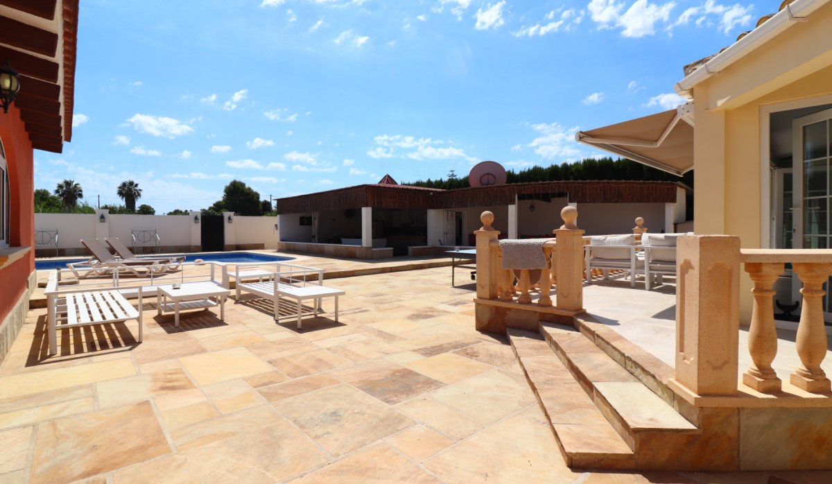 Resale - Villa - Heredades - Heredades - Country