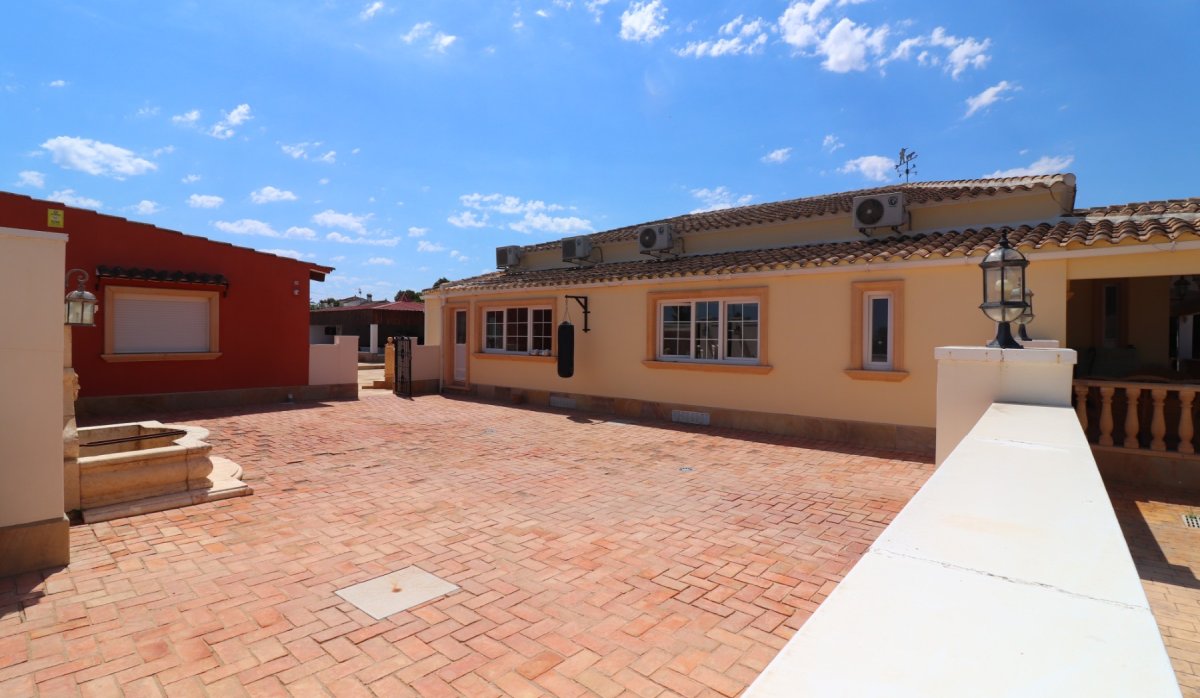 Resale - Villa - Heredades - Heredades - Country