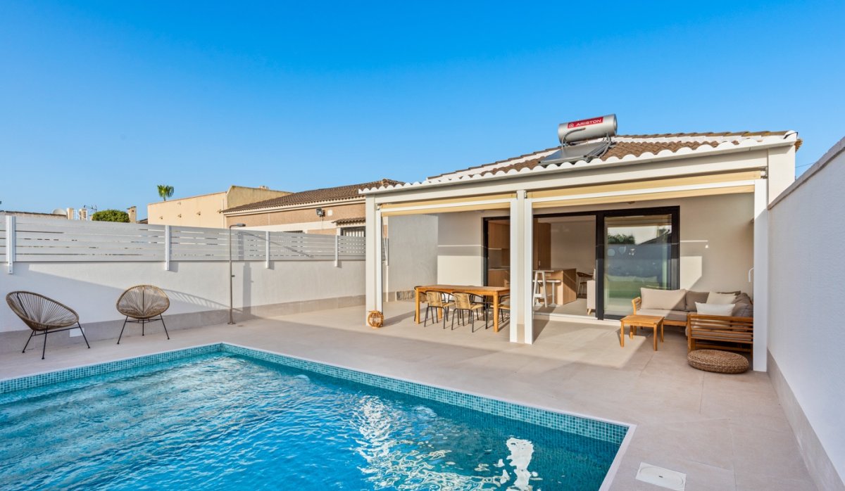 Resale - Villa - Torrevieja - El Chaparral