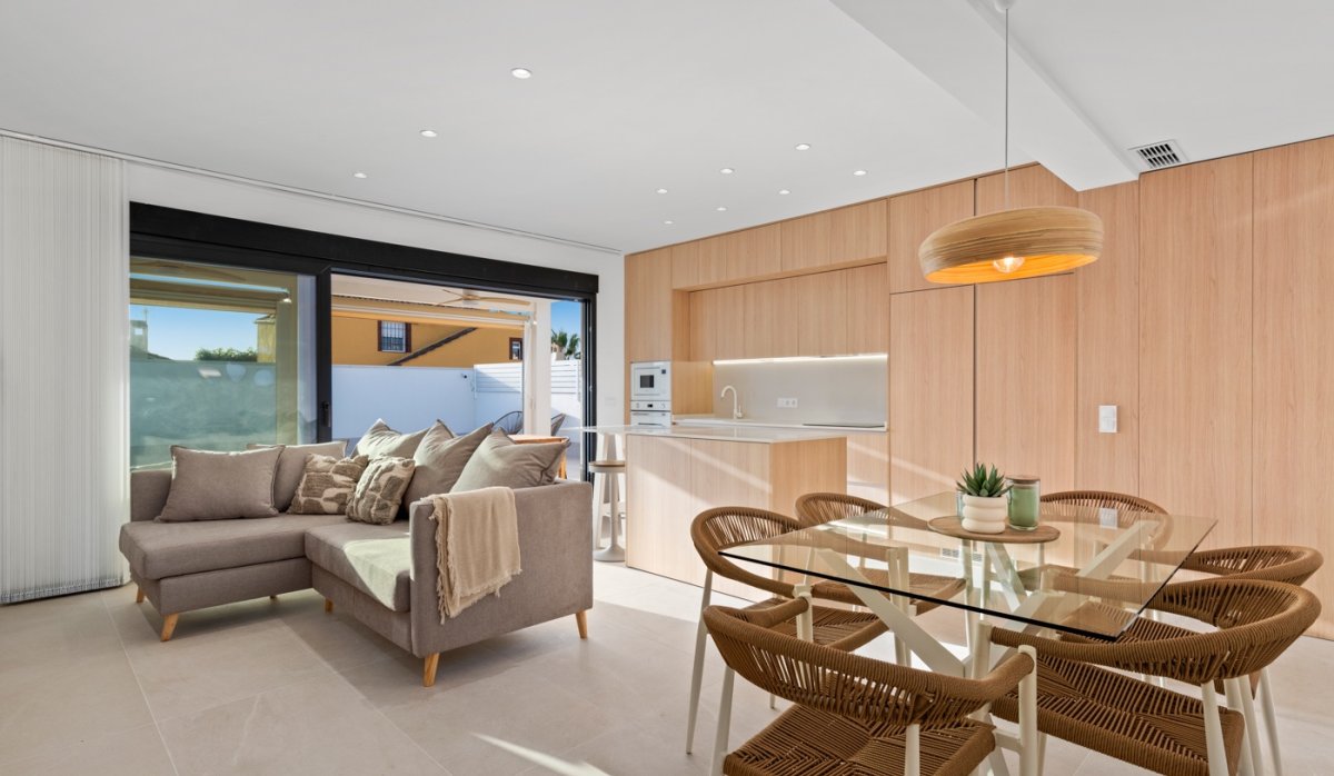 Resale - Villa - Torrevieja - El Chaparral