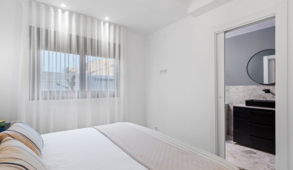 Resale - Villa - Torrevieja - El Chaparral