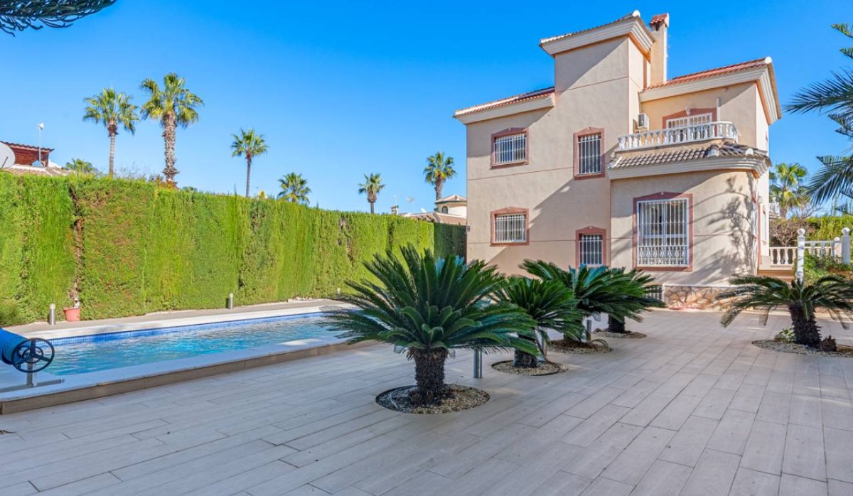 Reventa - Villa - Ciudad quesada - Doña Pepa