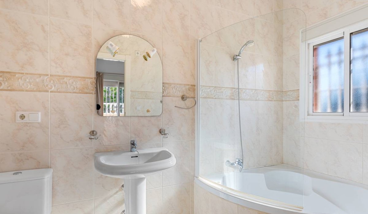 Reventa - Villa - Ciudad quesada - Doña Pepa