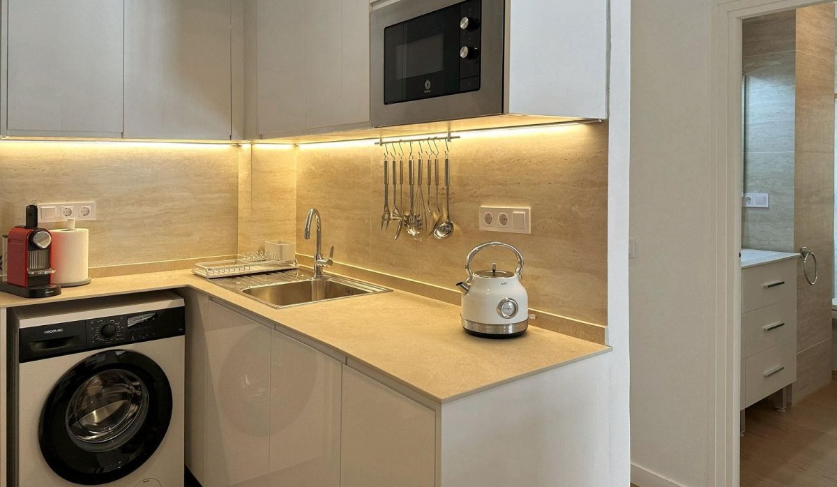 Resale - Apartment / flat - Torrevieja - Playa del Cura