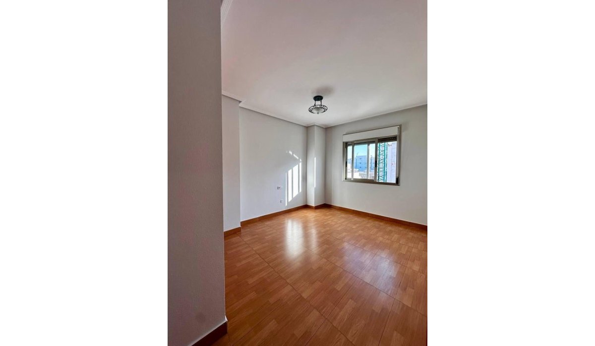 Resale - Apartment / flat - Torrevieja