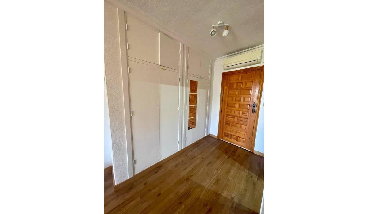 Resale - Apartment / flat - Torrevieja