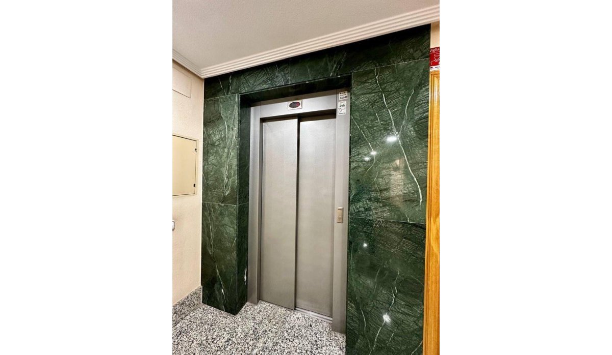 Resale - Apartment / flat - Torrevieja