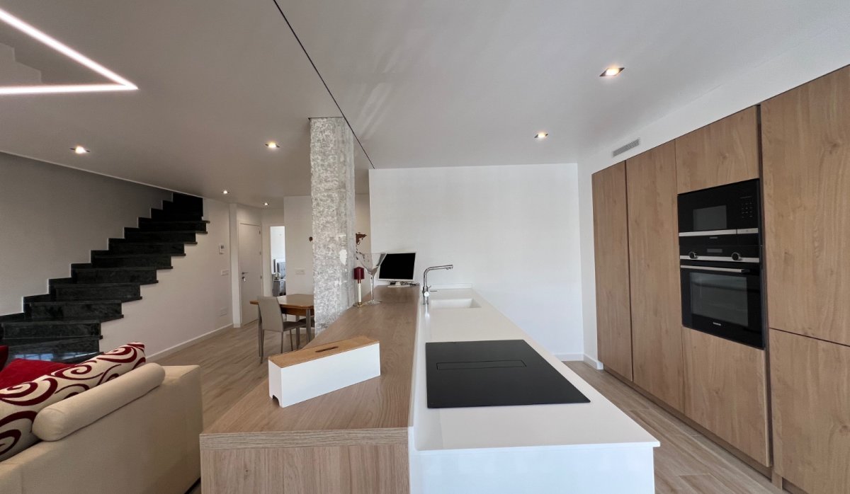 Cuisine premier étage appartement indépendent ideal pour location 