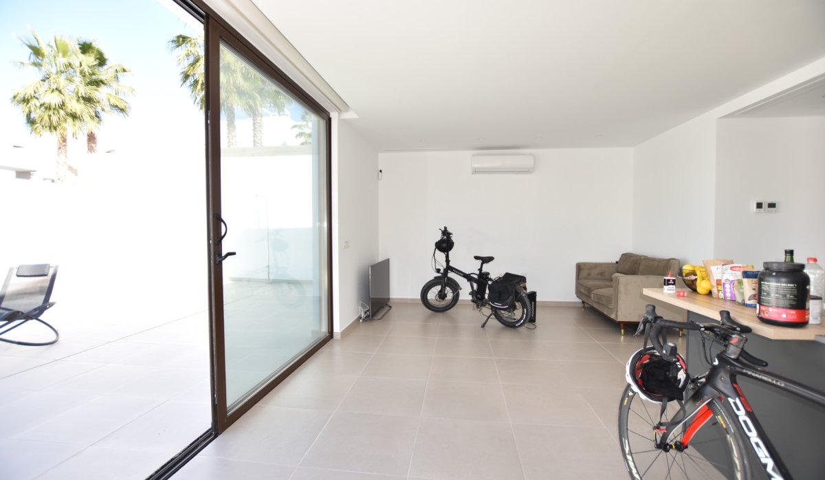 Resale - Villa - Benijofar