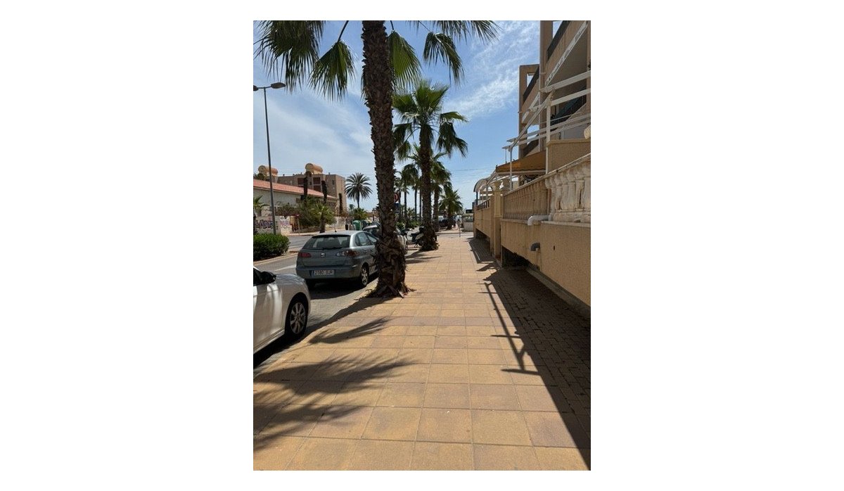 Resale - Commercial - Torrevieja - La Mata