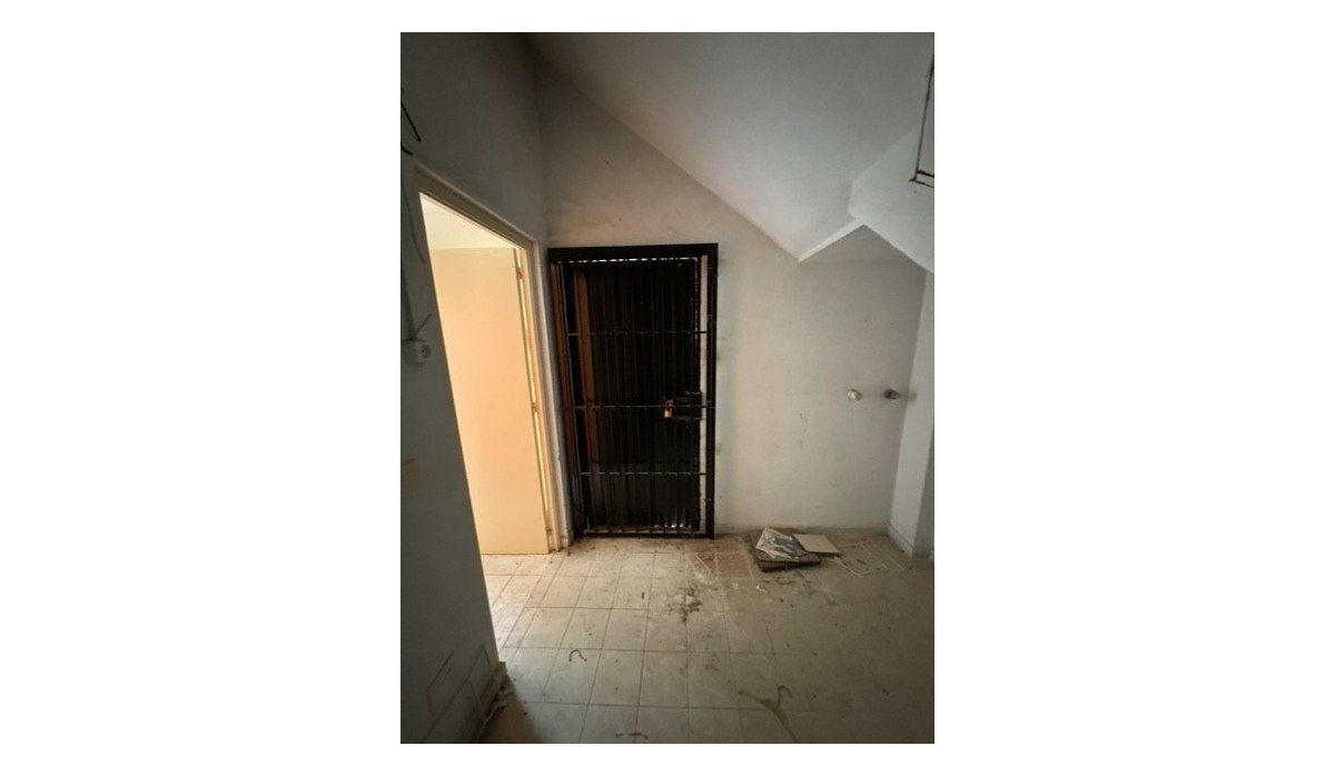 Resale - Commercial - Torrevieja - La Mata