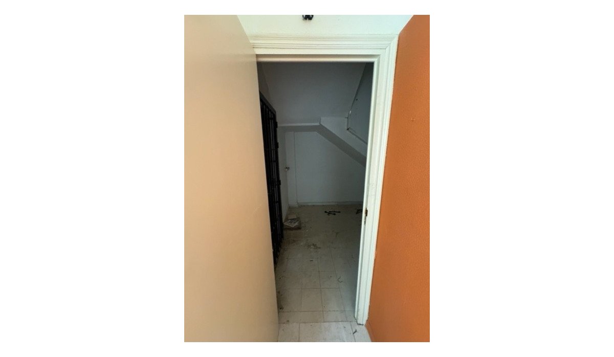 Resale - Commercial - Torrevieja - La Mata